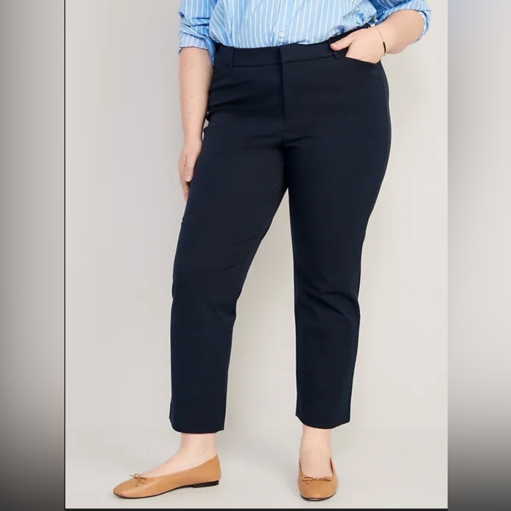 NWT Womens Old Navy High Rise Pixie Straight Pants